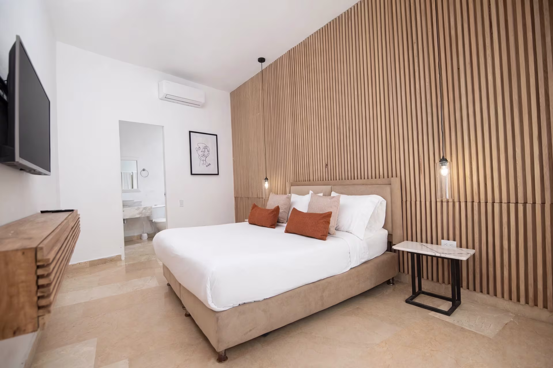 Charming Bedroom in Casa Escallon Pool & Jacuzzi photo 3